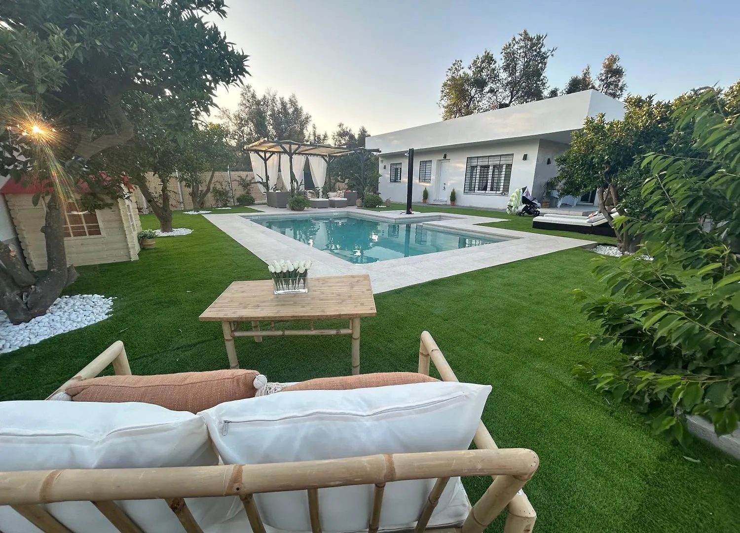 Gatu Villa Luna Melegis İspanya